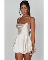 Dress with lantern sleeves tucked in waist