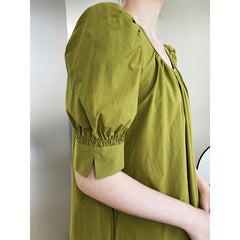 A-Line Short Sleeves Drawstring Pleated Round-Neck Midi Dresses
