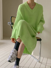 Loose Solid Color V-Neck Knitted Midi Dress