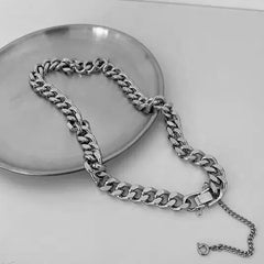 Simple And Versatile Necklace