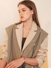 Round Succinct Brooch