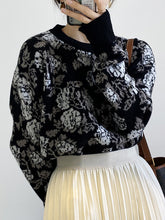 Women Retro Print Round Neck Padded Sweater