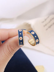 Vintage Elegance Daisy Printed Earrings