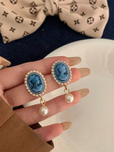 Retro Personality Blue Portrait Pearl Sweet Earrings