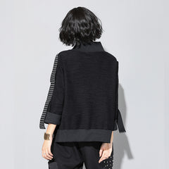 Split-Joint Printed Mock Neck Sweatshirt