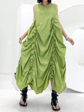 Roomy Sleeveless Pleated Pure Color Round-Neck Midi Dresses