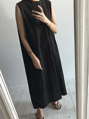 Round Neck Large Pleated Pockets On The Side Sleeveless Maxi Dress
