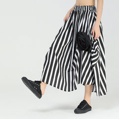 Women Bud Vertical Stripe Irregular Skirt
