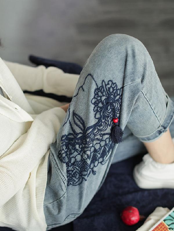 Casual embroidered Jean Pants