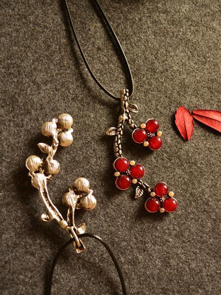 National Branch&Cherry Ramie Cloths Matching Necklace