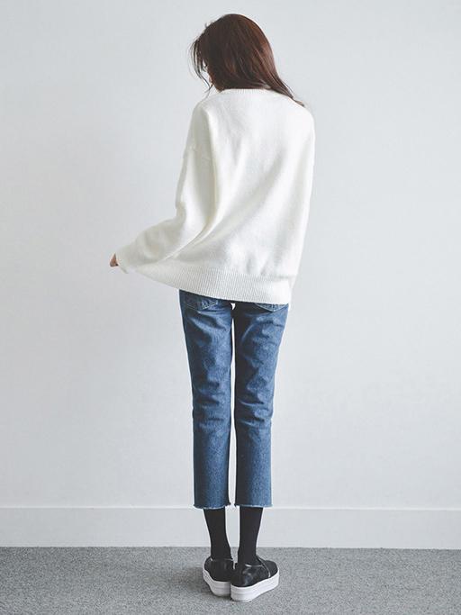 White Knitting Split-side High-neck Sweater