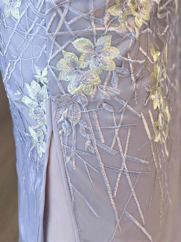 Lace Embroidered Flared Sleeves Short Cheongsam