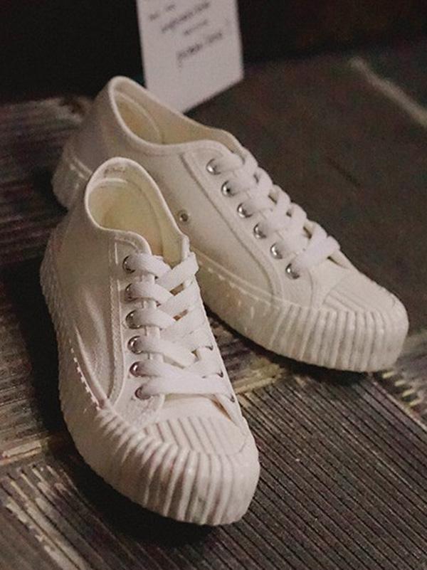 Low Top Canvas Sneakers