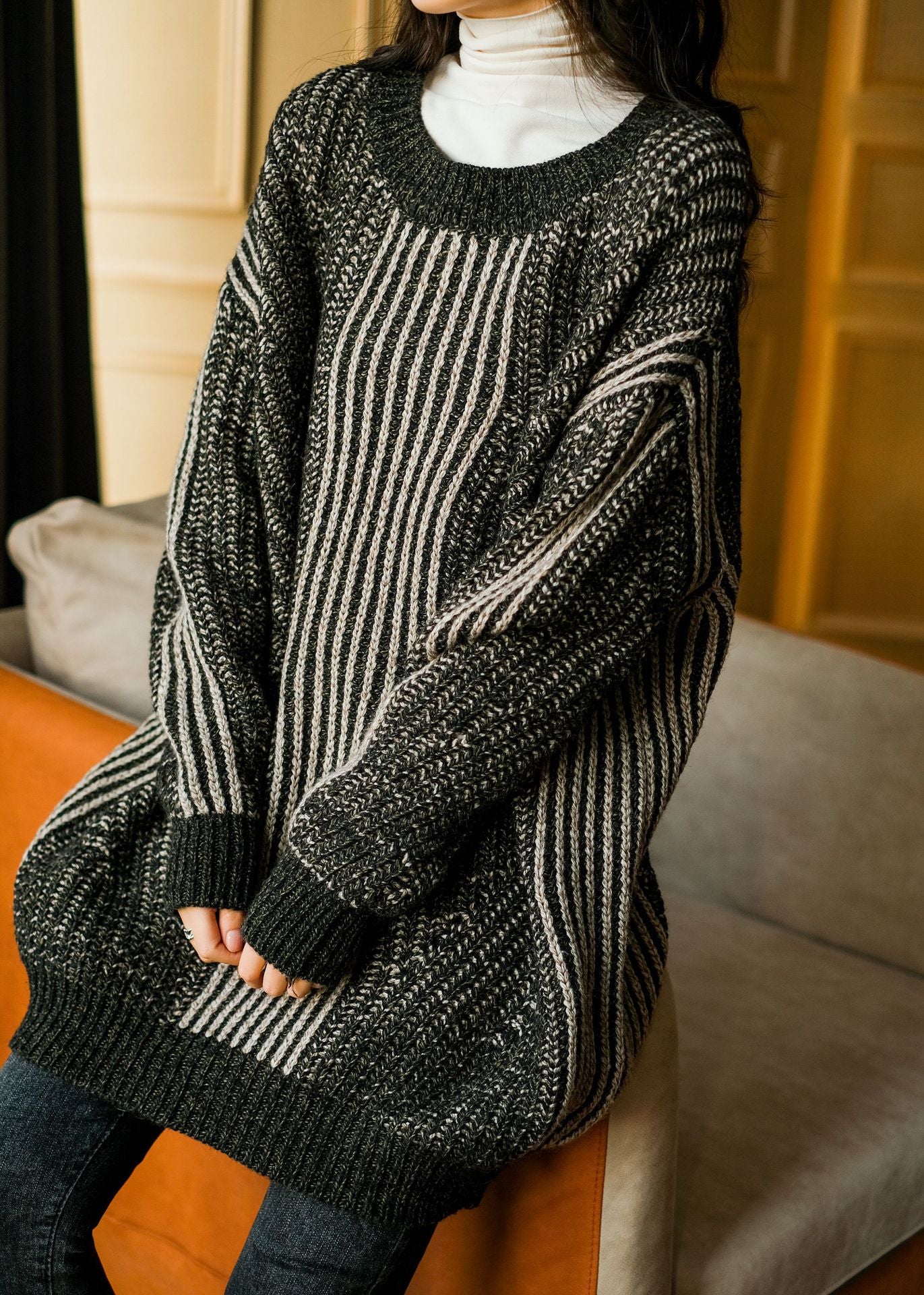 Loose  Round Neck Long-Sleeved Sweater