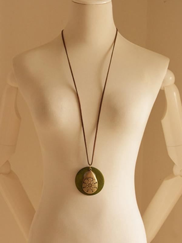 Retro Roundness Wood Necklace