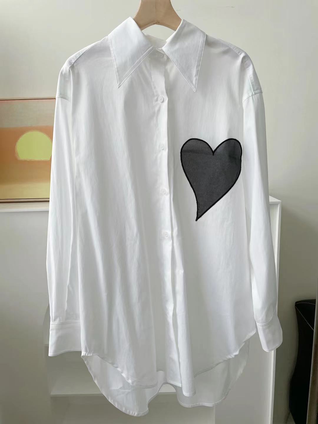 Simple Heart Patch Single Breasted Shirt