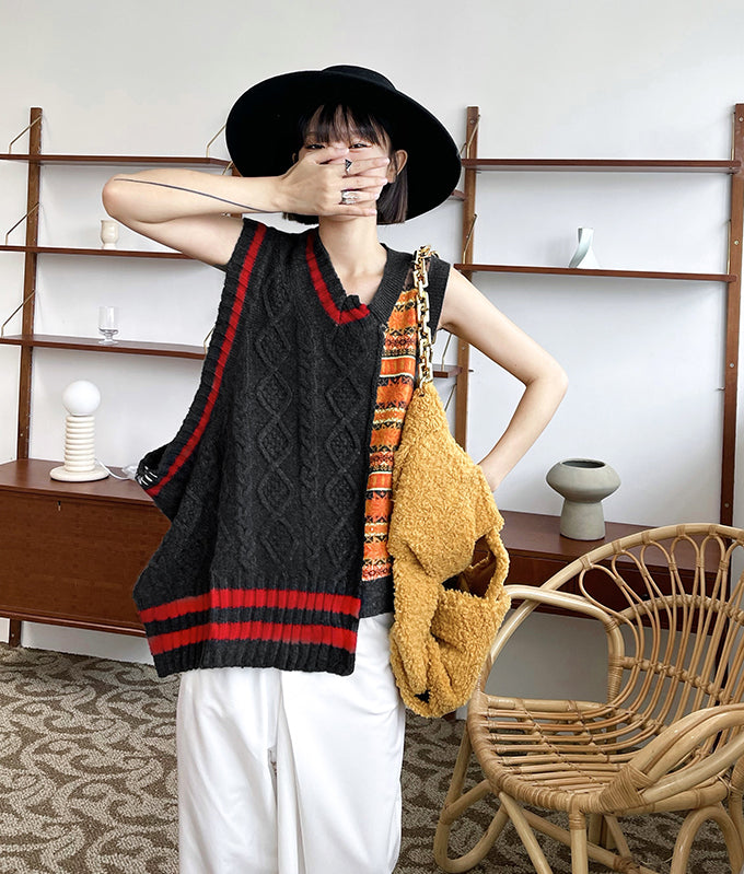 Irregular Contrast Color V-Neck Design Knitted Vest