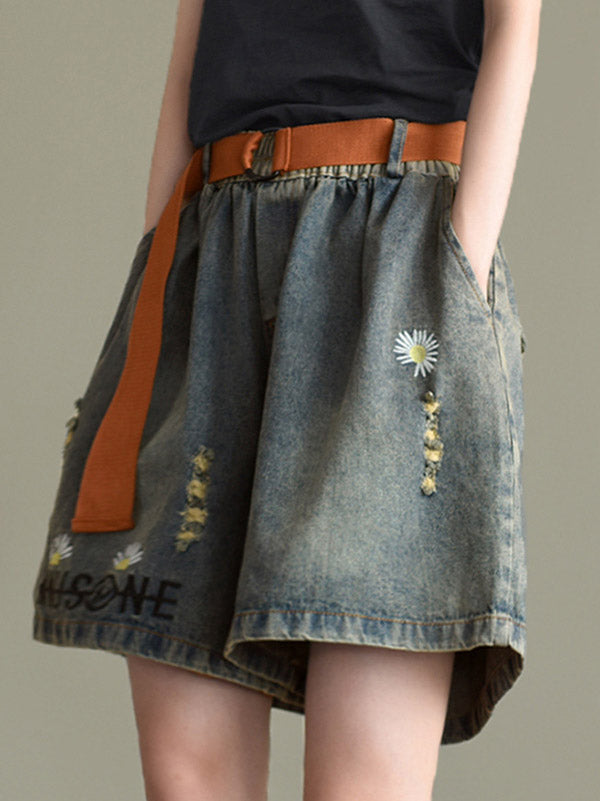 Casual Embroidered Hole Denim Shorts