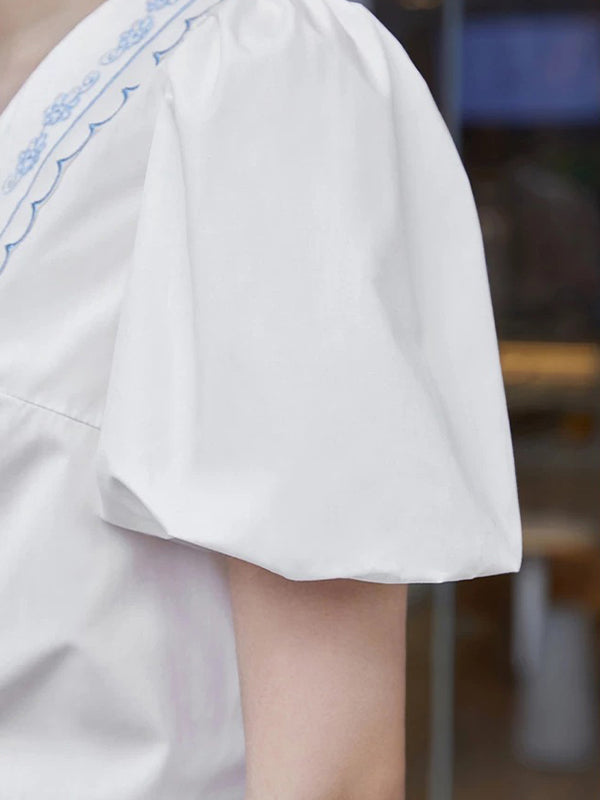 Solid Embroidery Puff Sleeve Blouse