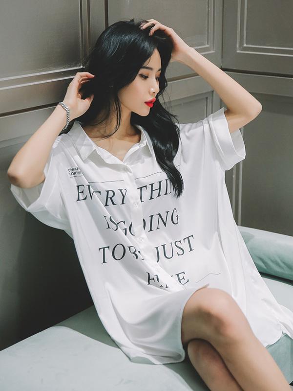 Lettered Printed Loose V-Neck Shirt