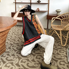 Irregular Contrast Color V-Neck Design Knitted Vest