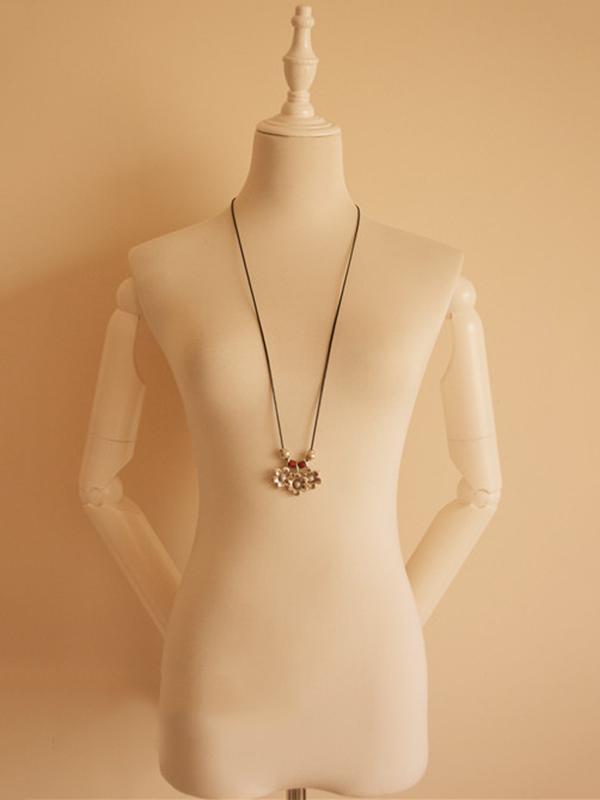 Simple Silver Daisy Pendant Long Necklace