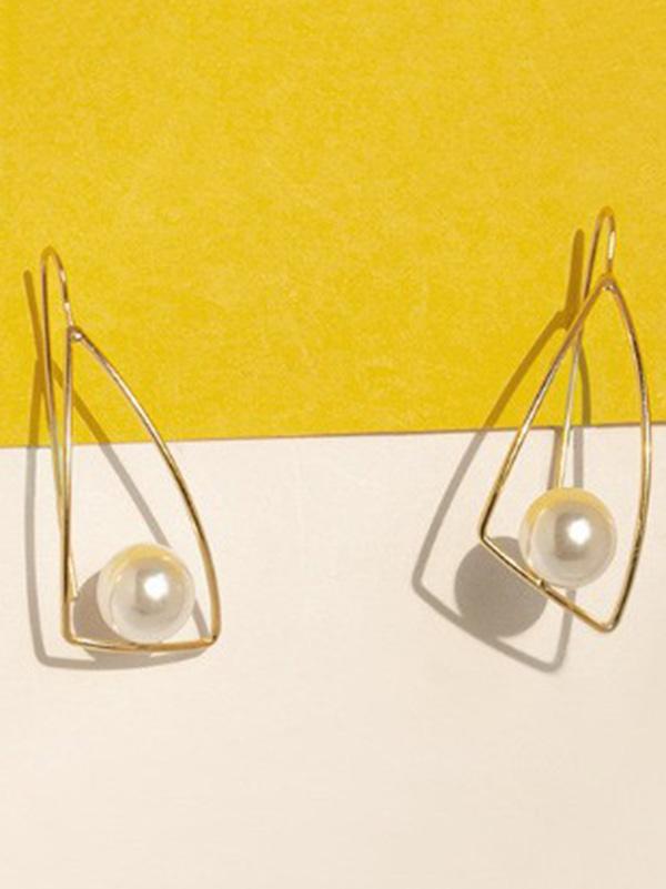 New Succinct Asymmetric Pearl Eardrop