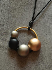 Asymmetric Size Circular Necklace