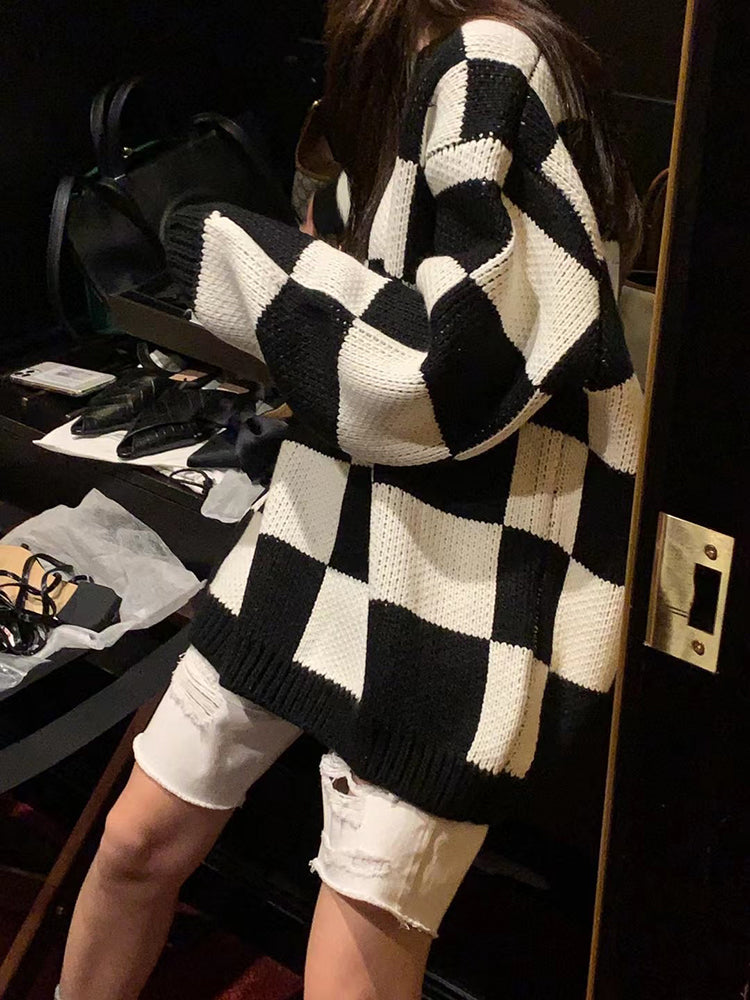 Loose Color Block Plaid Round Neck Knitted Sweater