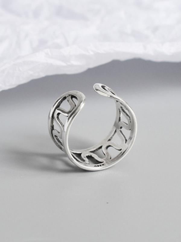 Chic Wave Ring