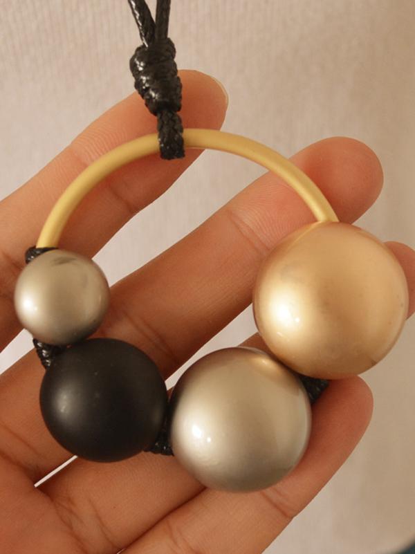 Asymmetric Size Circular Necklace