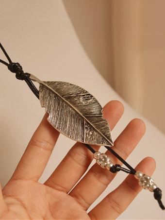 Leaf Pendant Tasseled Necklace