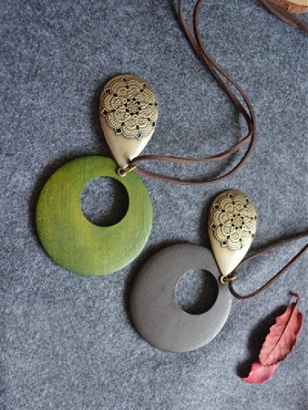 Retro Roundness Wood Necklace