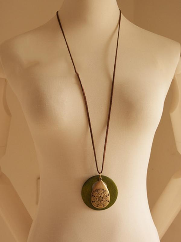 Retro Roundness Wood Necklace