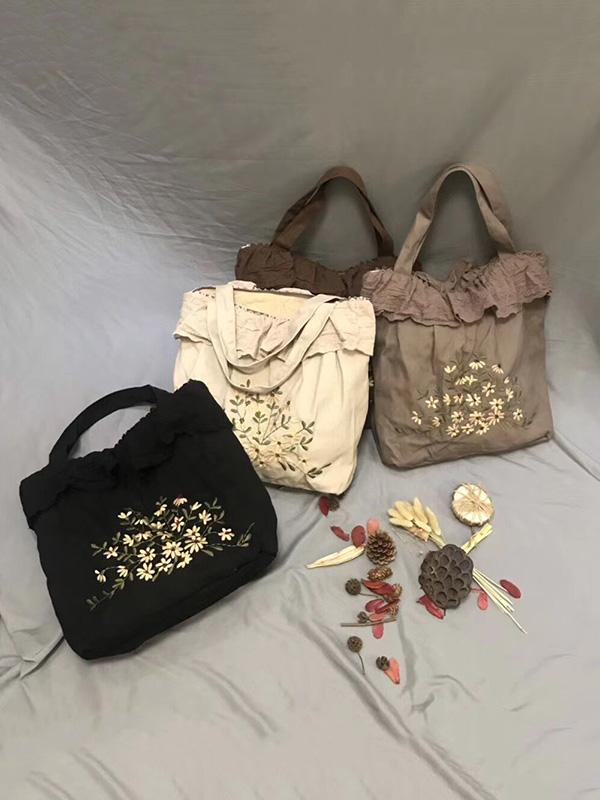 Artistic Retro Embroidered Lace Handbag